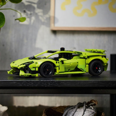 LEGO Lamborghini Huracán Tecnica (806 Pieces)