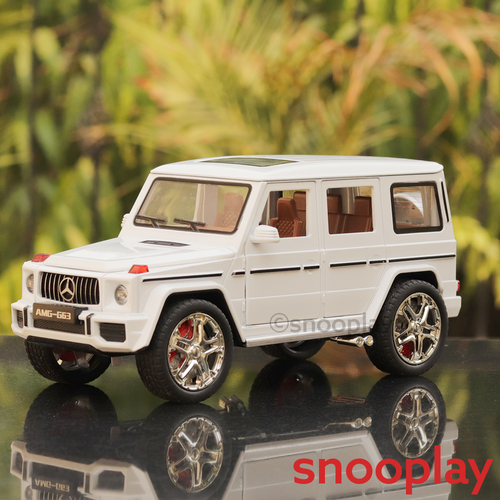 SMS Play & Smile Resembling Mercedes G Class Diecast Car with Openable Parts, Light & Sound | 1:24 Scale | Assorted Colors (3 Years till Grown Ups)