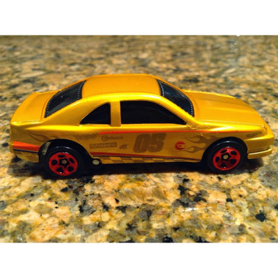 Original and Licensed Hotwheels Color Shifters Toy Car (Assorted Designs)