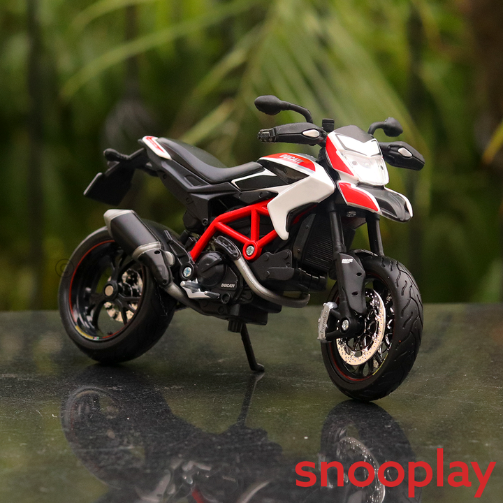 Maisto Original and Licensed Ducati Hypermotard SP Diecast Bike Scale Model (1:12 Scale)