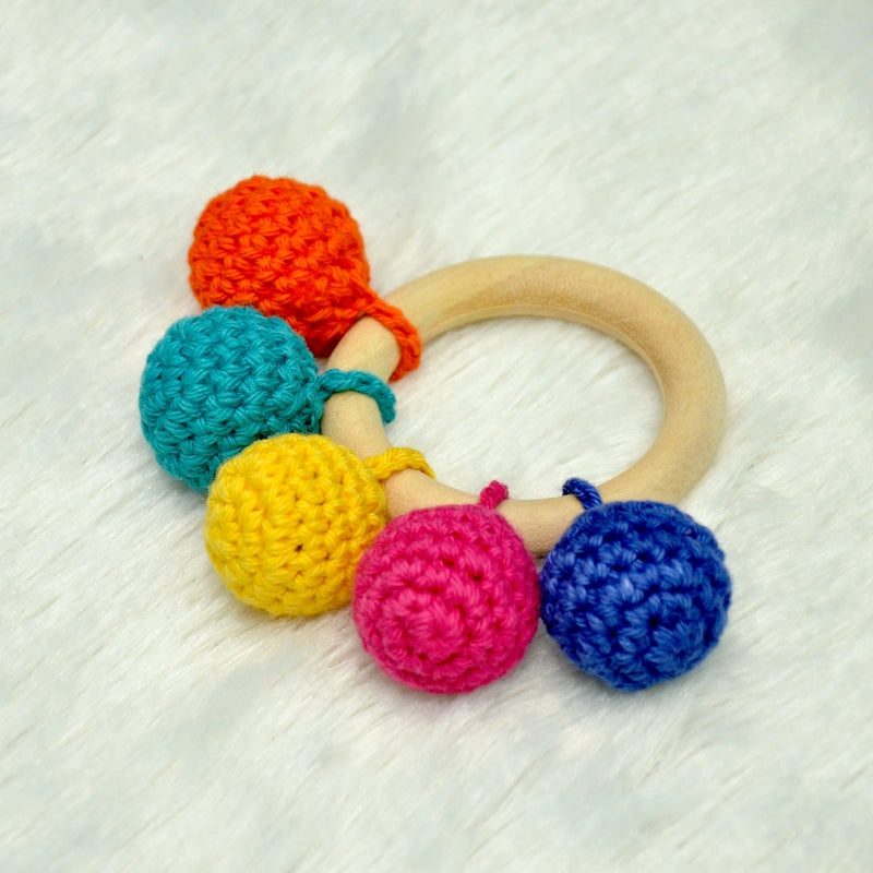 Crochet teething ring rattle - Multicolor