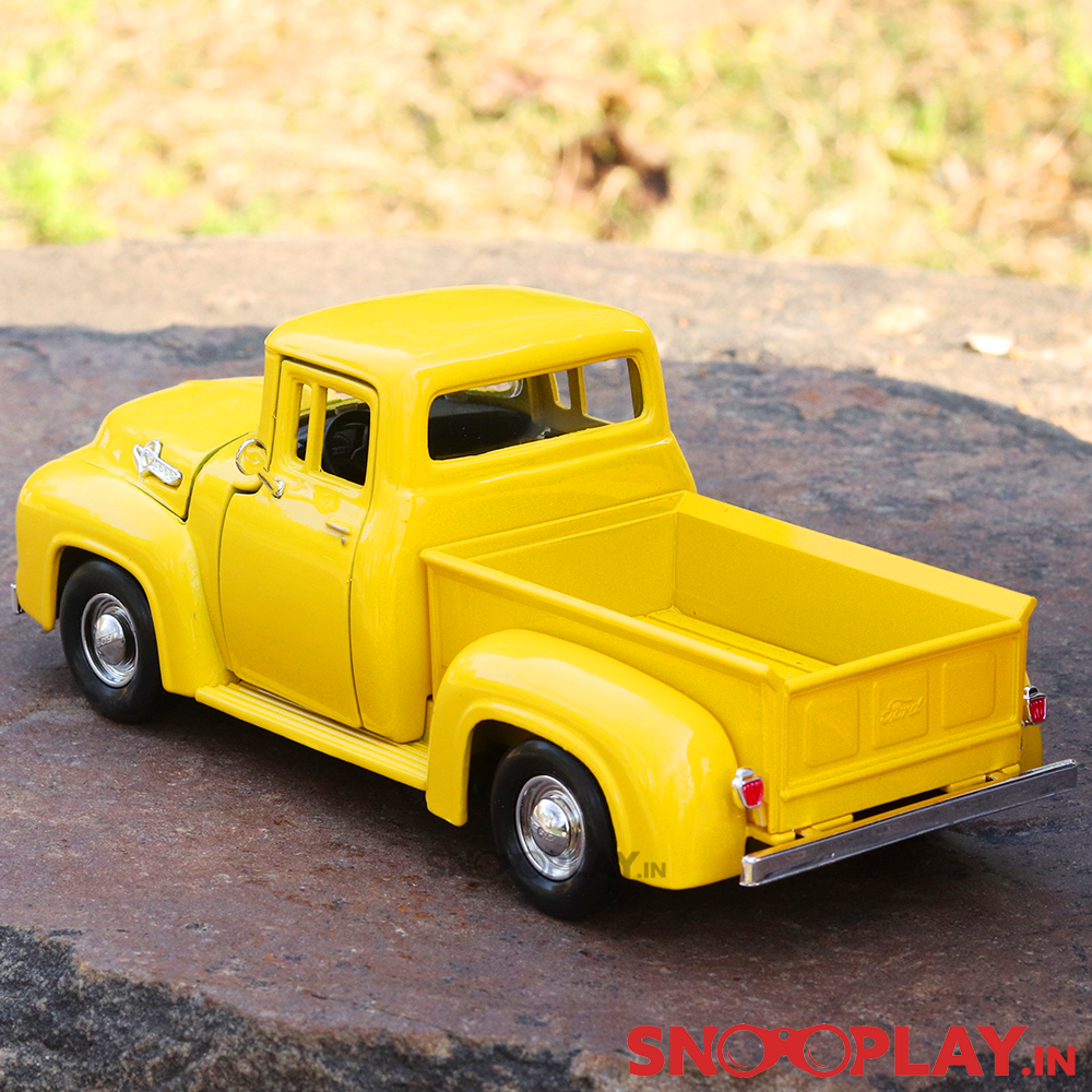 1955 Ford F-100 PickUp Truck Diecast Car Scale Model (1:24 Scale) Vintage Car