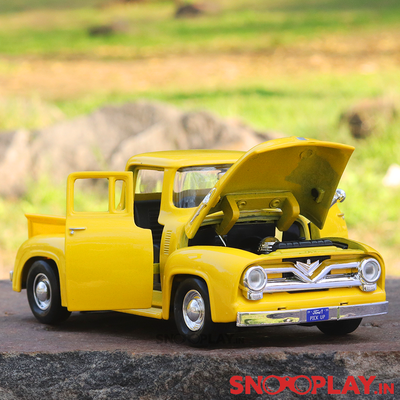 1955 Ford F-100 PickUp Truck Diecast Car Scale Model (1:24 Scale) Vintage Car