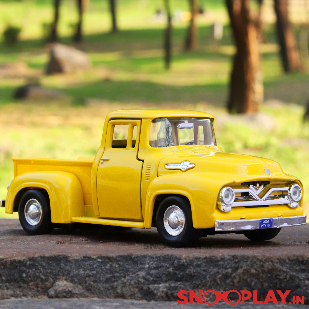 1955 Ford F-100 PickUp Truck Diecast Car Scale Model (1:24 Scale) Vintage Car