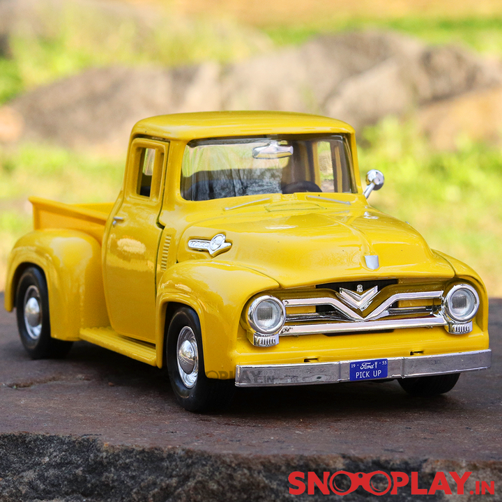 1955 Ford F-100 PickUp Truck Diecast Car Scale Model (1:24 Scale) Vintage Car