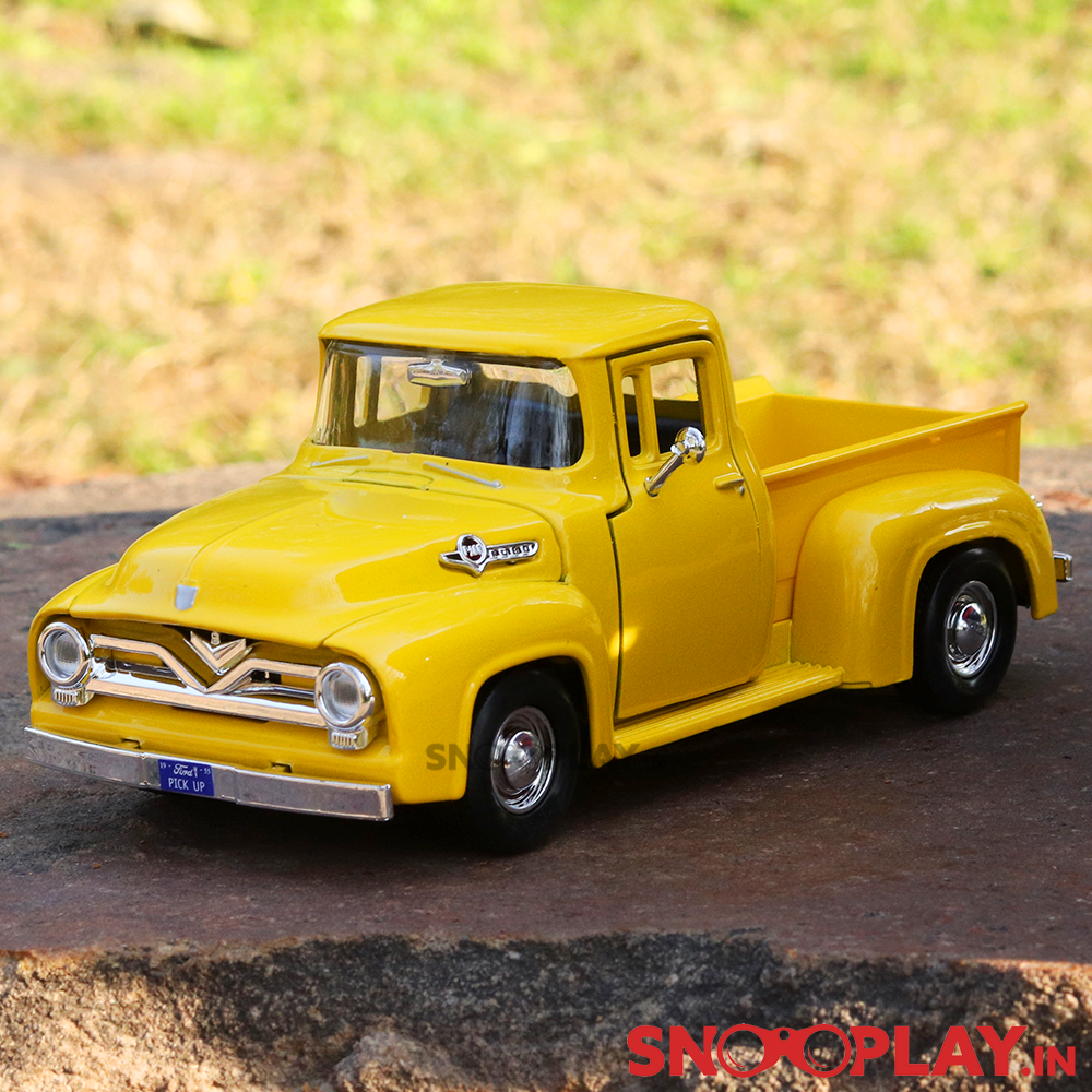 1955 Ford F-100 PickUp Truck Diecast Car Scale Model (1:24 Scale) Vintage Car