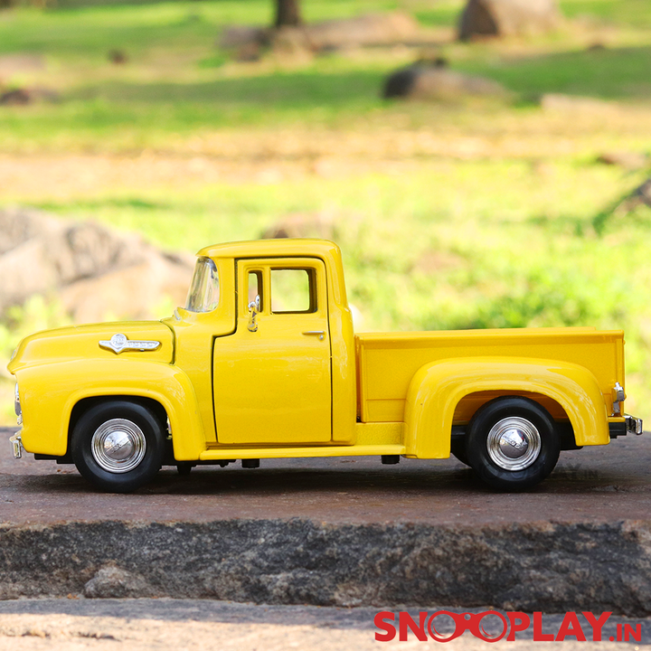 1955 Ford F-100 PickUp Truck Diecast Car Scale Model (1:24 Scale) Vintage Car