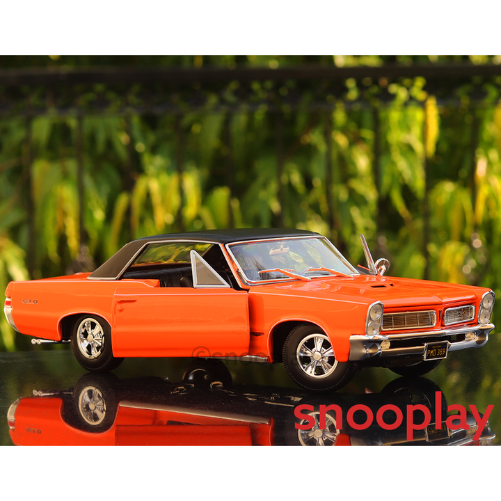 Licensed 1965 Pontiac GTO Diecast Car Model (1:18 Scale)