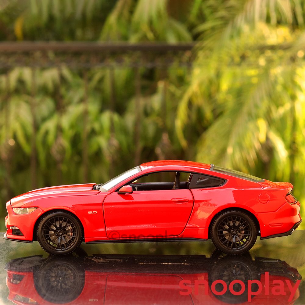 Diecast 2015 Ford Mustang Car Scale Model 1:18