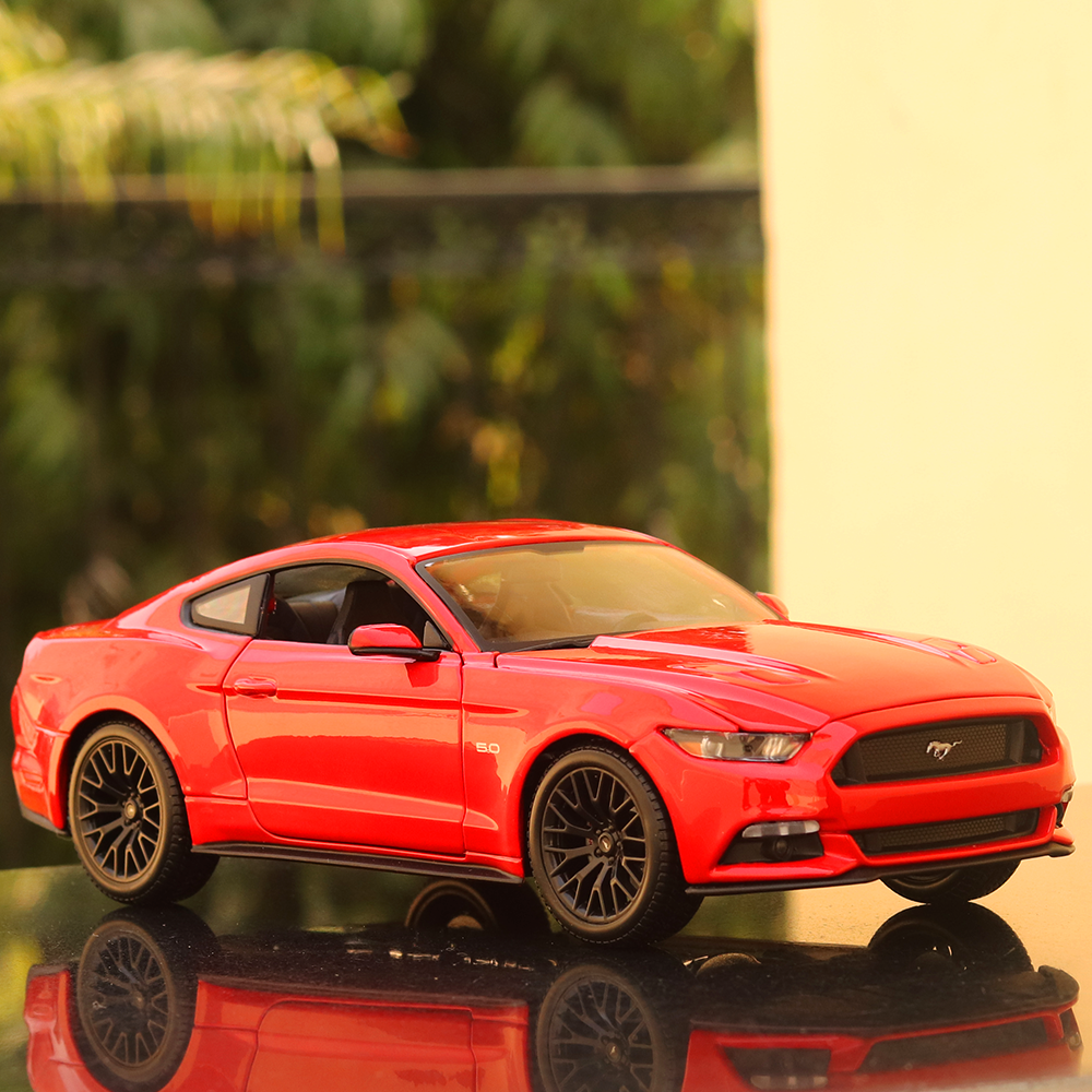 Diecast 2015 Ford Mustang Car Scale Model 1:18