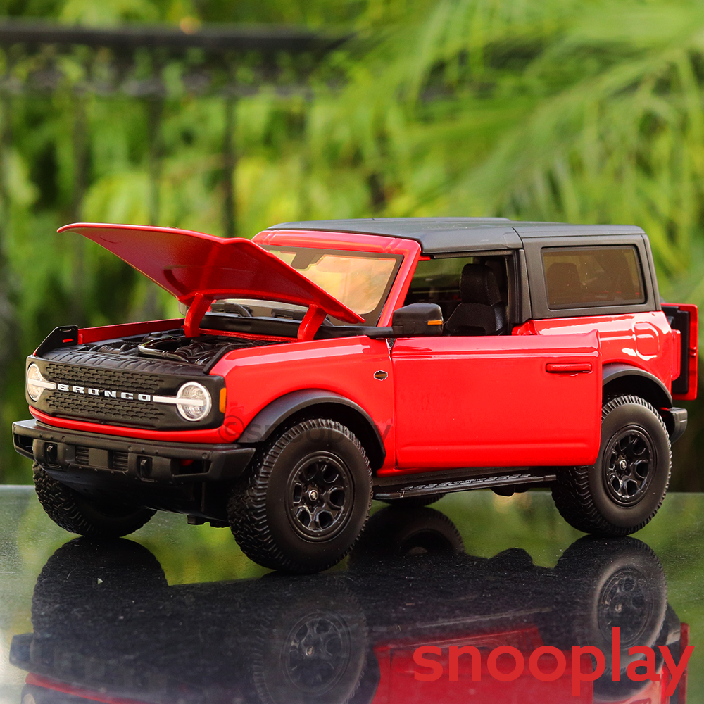 Licensed 2021 Ford Bronco Wildtrak Diecast Car Model (1:18 Scale)