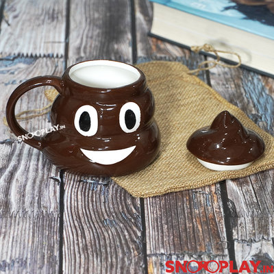 3D poop emoji mug with lid, that is so realistic that one will burst into laughter once unpacked.