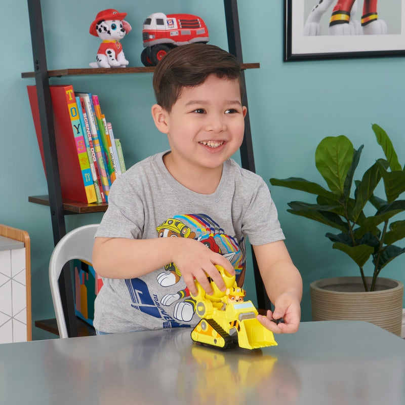 Paw Patrol, Rubble’s Deluxe Movie Transforming Toy Car with Collectible Action Figure