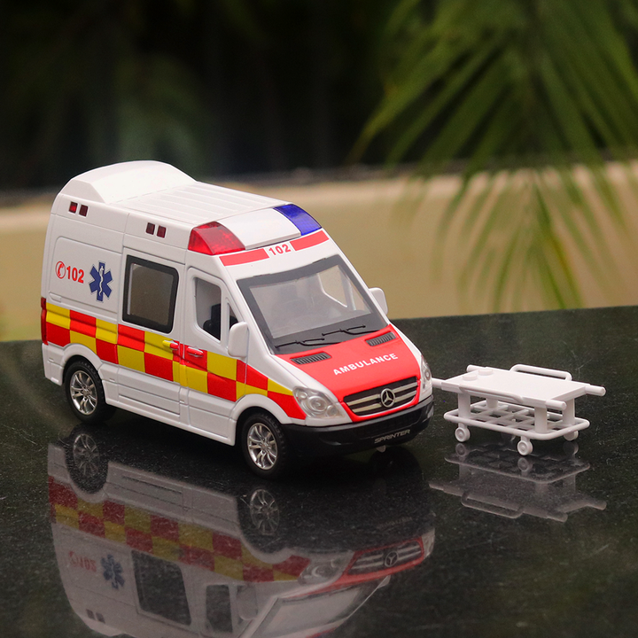 Diecast Ambulance - Simulation Sound & Light Pull Back Toy Car (1:32 Scale)