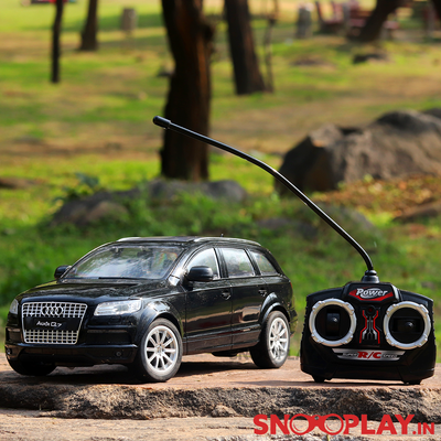 Audi Q7 Remote Control Car BIG (1:16 Scale) with Rechargeable Battery & Charger - Assorted Colours