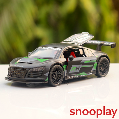 Diecast Scale Model Resembling (4331) Audi R8 Sports Car (1:43 Scale)