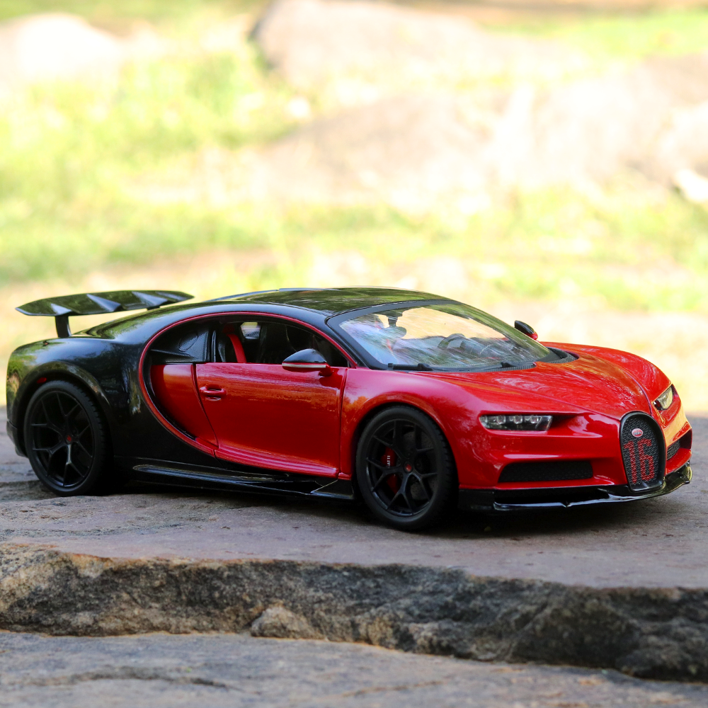 Bugatti Chiron Sport Diecast Car Scale Model (1:18 Scale)