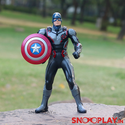 Talking Captain America (with Shield Launcher)