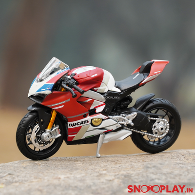  This diecast toy bike is a top selling new model bike. A must have collectibles for diecast fans