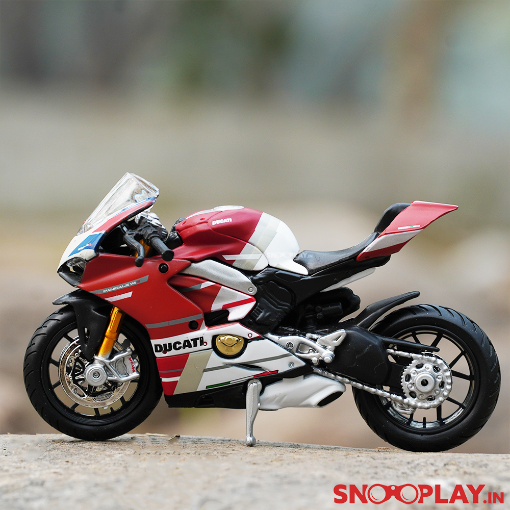 Buy Ducati Panigale V4 S Corse Diecast Bike Scale Model 1 18 Scale on Snooplay Online in India