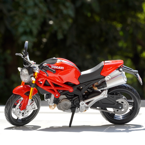 Maisto Original Licensed Ducati Monster 696 Diecast Bike | 1:18 Scale (14 Years till Grown Ups)
