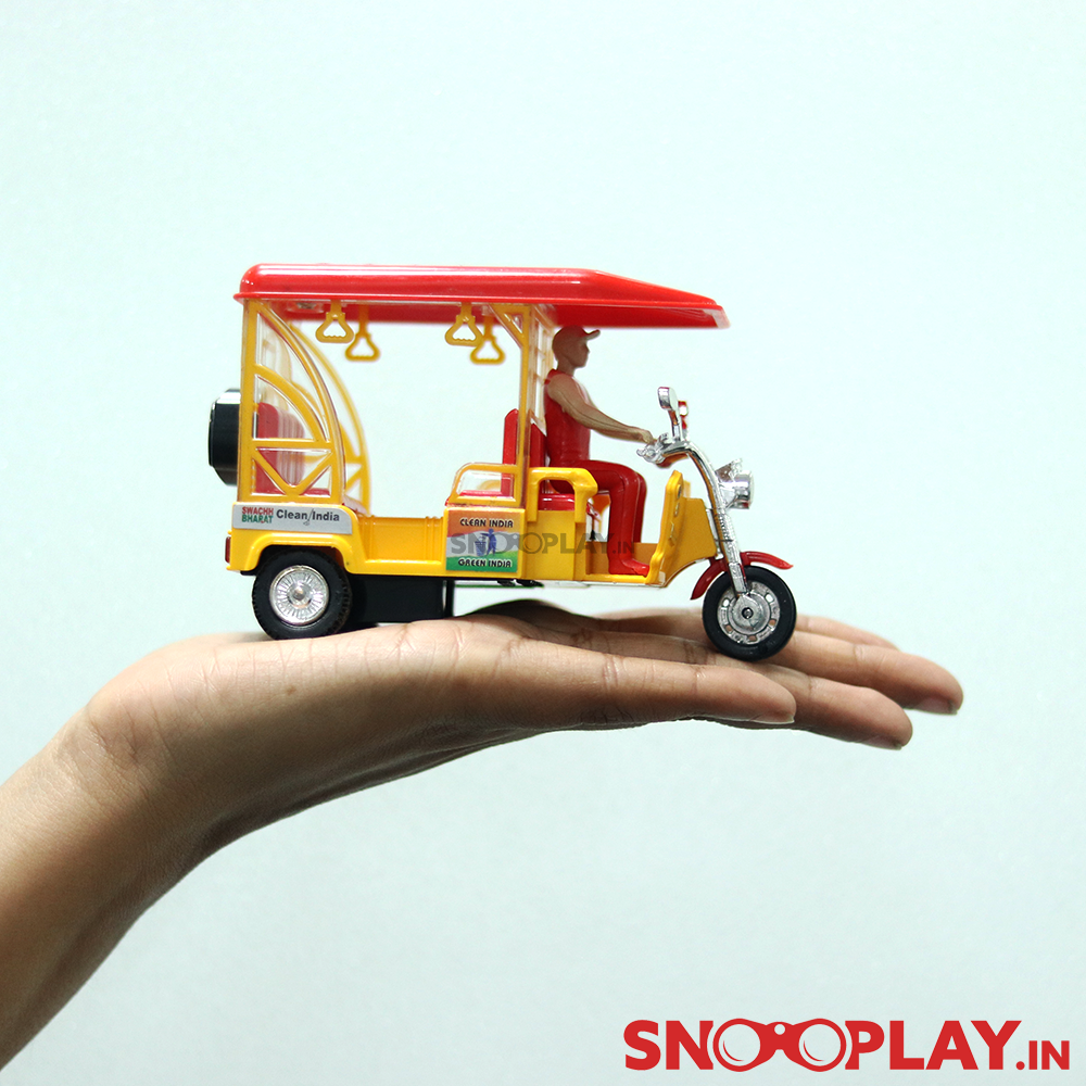 The E Rickshaw miniature model of length 4.68 inches.