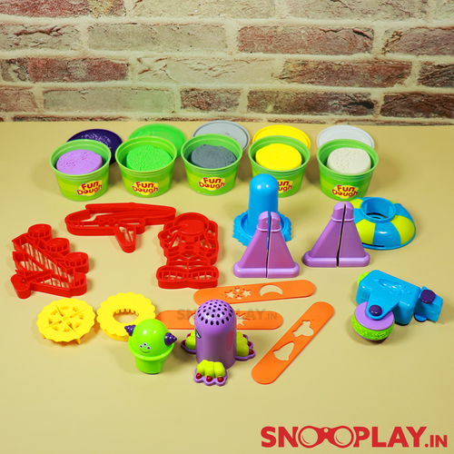 Space Jam Fun Dough Playset - Build Your Own Galaxy & Planets (3-8 Years)