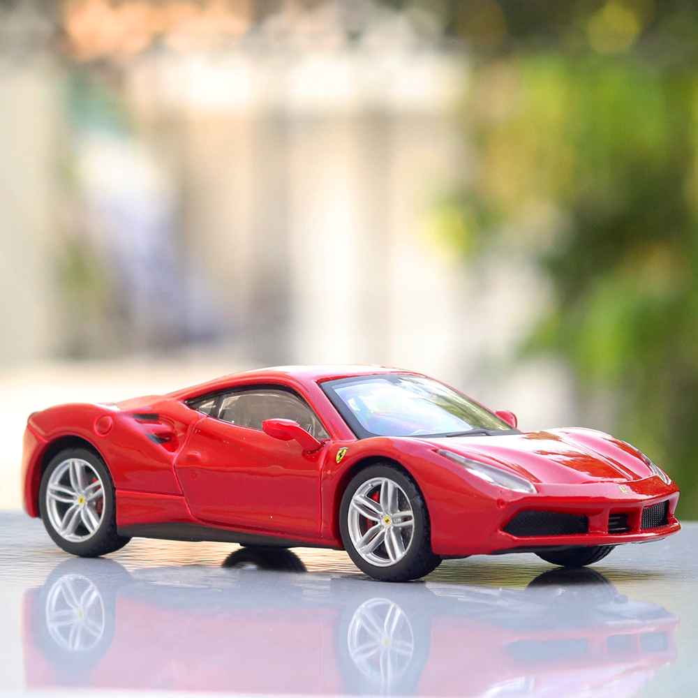 Original & Licensed Ferrari 488 GTB Diecast Car Model (1:43 Scale)