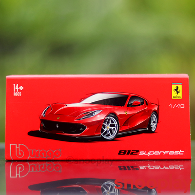 Original & Licensed Ferrari 812 Superfast Diecast Car Model (1:43 Scale)