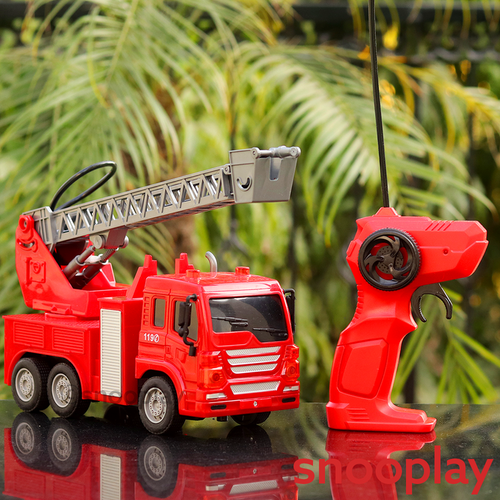 Remote Control Moka Fire Truck with Spray Effect, Siren Sound, Manual Ladder Features (5-12 Years)