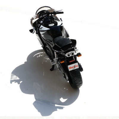 Honda CBR 1000RR 1:18 Scale Diecast Bike Model