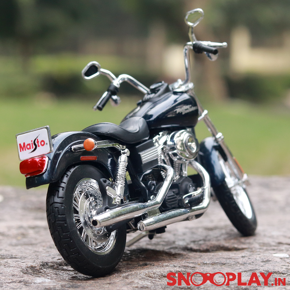 Harley Davidson 2006 FXDBI Dyna Street Bob Diecast Bike Scale Model (1:12)