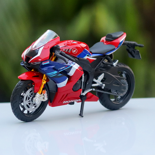 Maisto Original Licensed Honda CBR 1000R-R Fireblade SP Diecast Bike | 1:18 Scale (14 Years till Grown Ups)