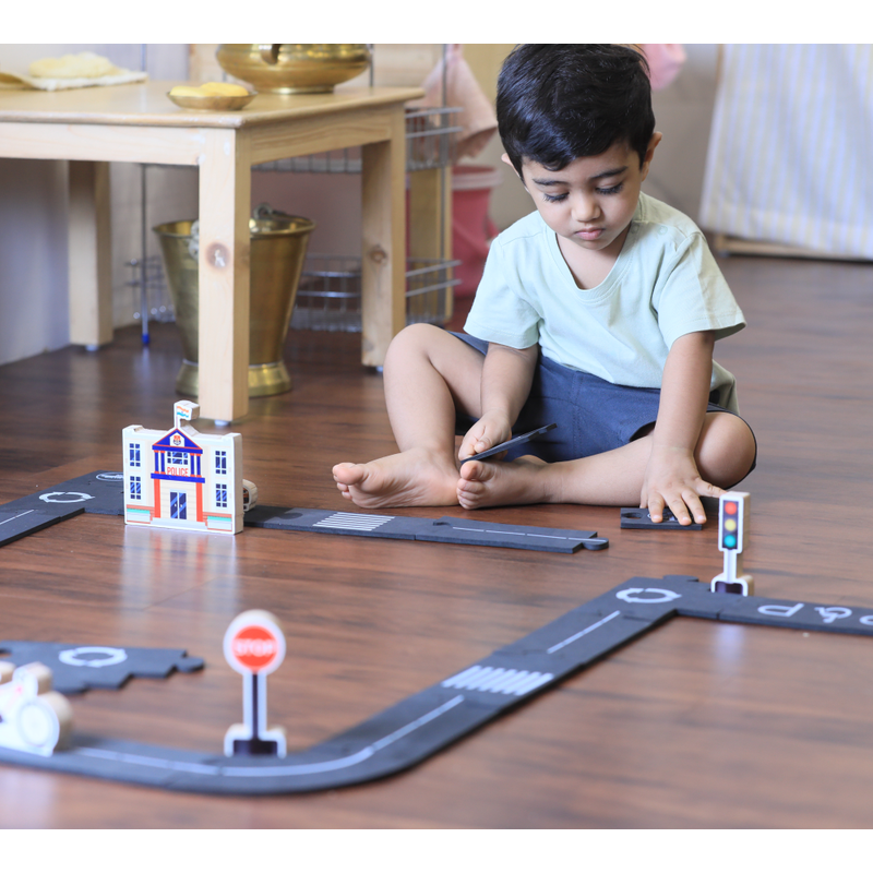 Wooden Road Track Set (Fun Playing Puzzle Road Set) - 31 Pieces