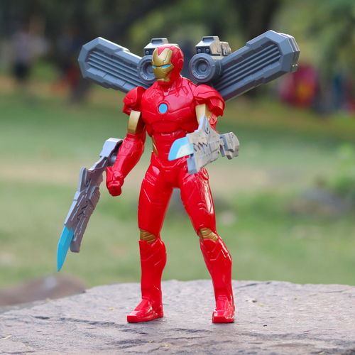 Hasbro Iron Man Action Figure With Accessories (3 Years till Grown Ups)