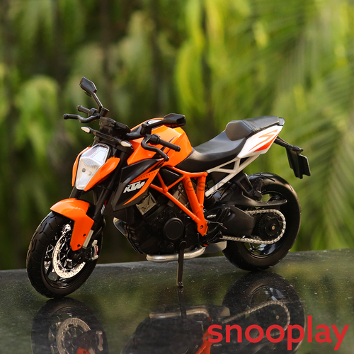 Original Licensed KTM 1290 Super Duke R Diecast Bike | 1:12 Scale (14 Years till Grown Ups)