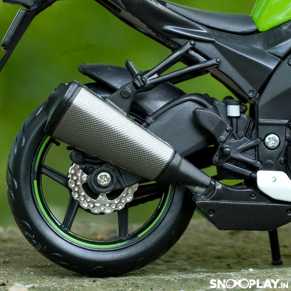 Buy Kawasaki Ninja ZX 10R 1:12 Scale Die cast Bike Model Online India back Zoom
