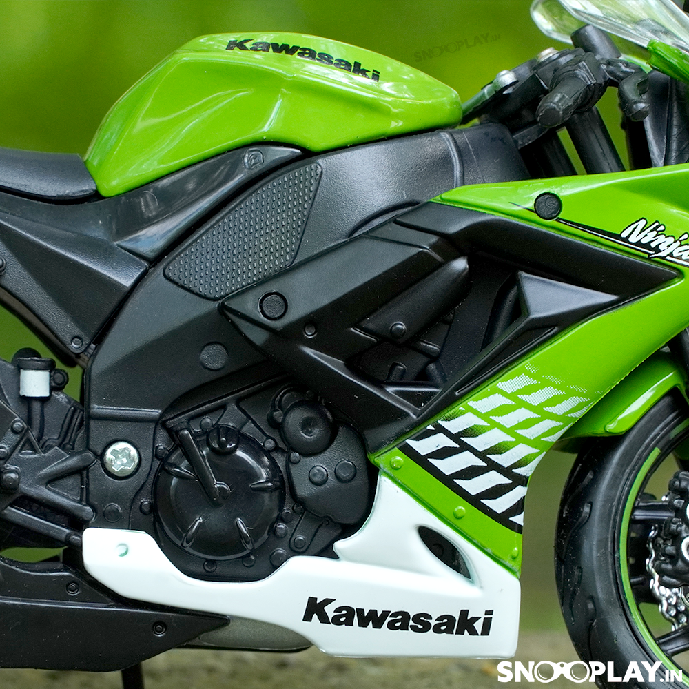 Buy Kawasaki Ninja ZX 10R 1:12 Scale Die cast Bike Model Online India Front Zoom