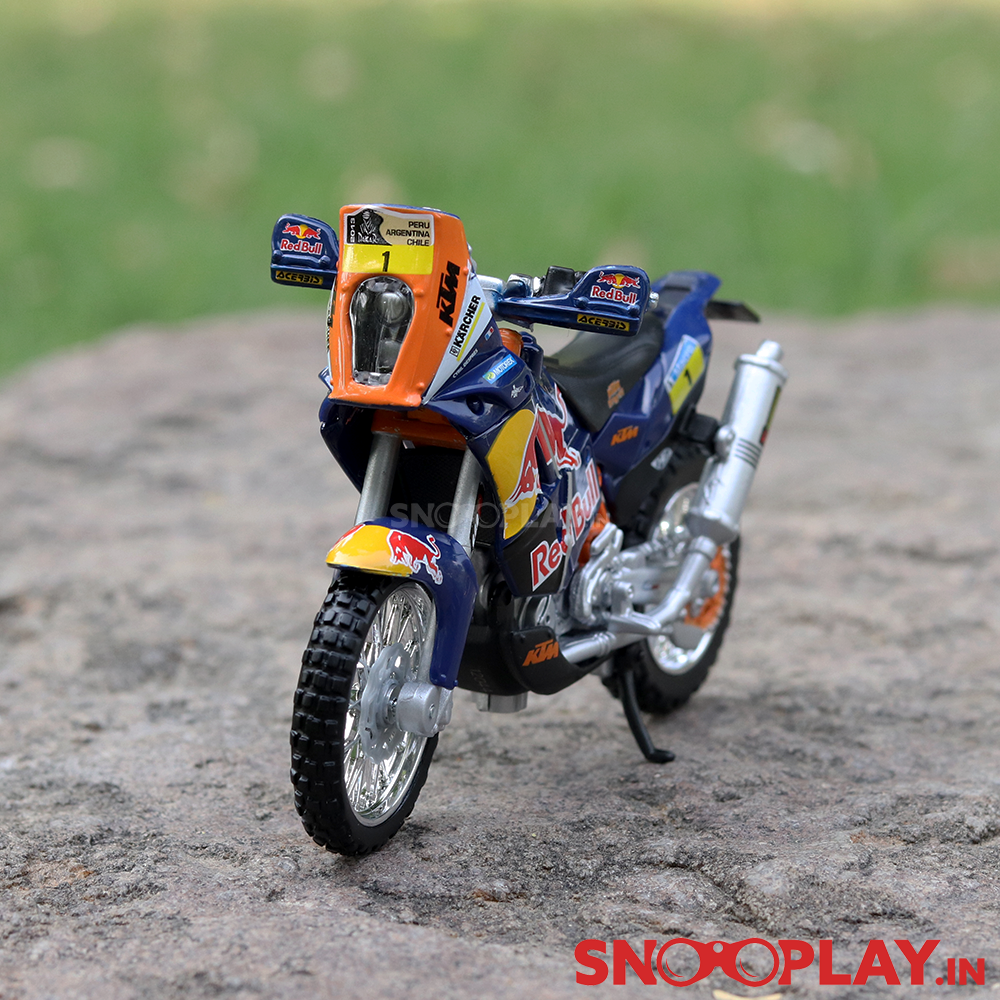 The front look of the KTM 450 Rally dirt bike scale model with working rear suspension and free rolling tyres.