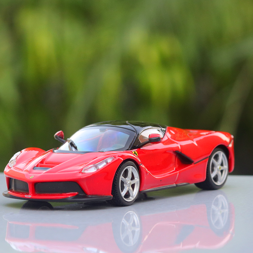 Original & Licensed La Ferrari Diecast Car | 1:43 Scale (14 Years till Grown Ups) | Red
