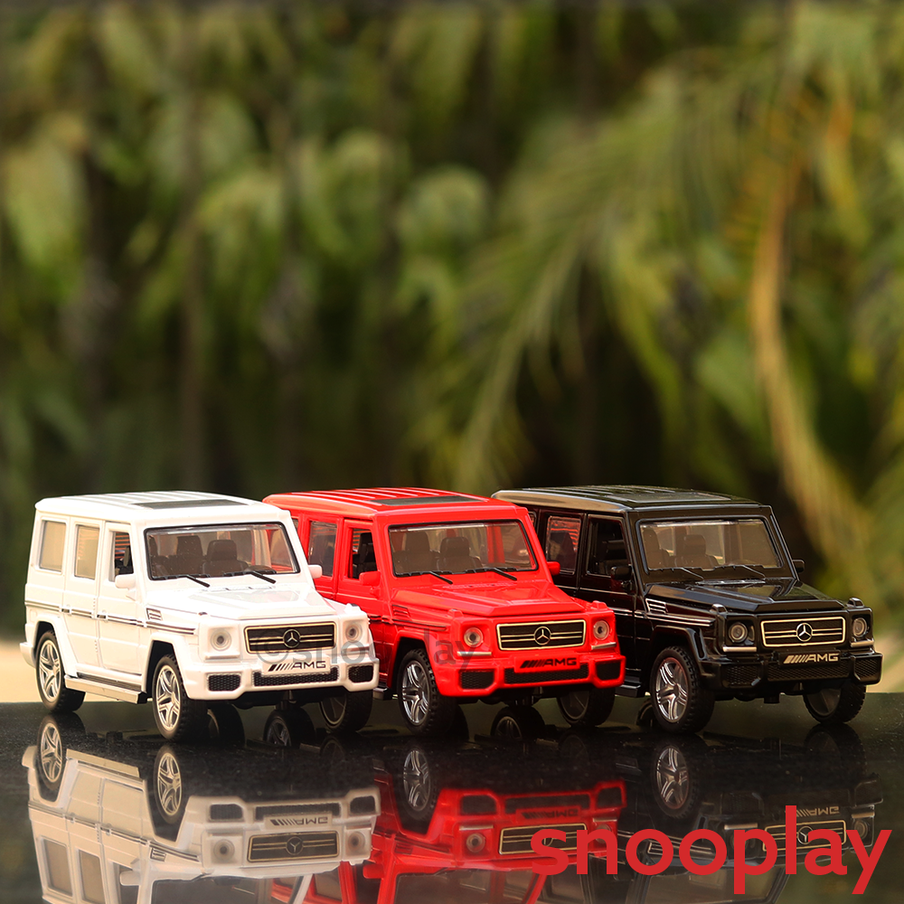 SUV Diecast Car Model (3220) resembling Mercedes G-class (1:32 Scale)- comes with light & sound feature (Assorted colors and designs)