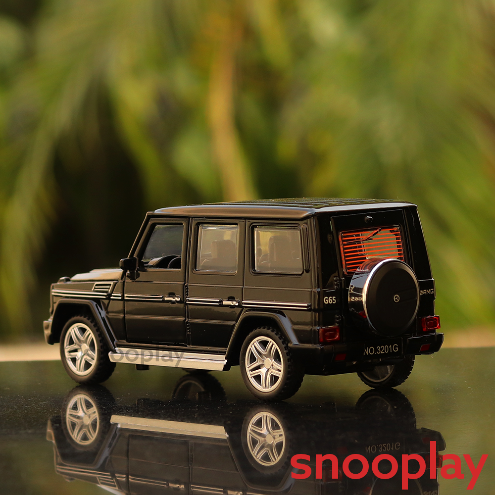 SUV Diecast Car Model (3220) resembling Mercedes G-class (1:32 Scale)- comes with light & sound feature (Assorted colors and designs)