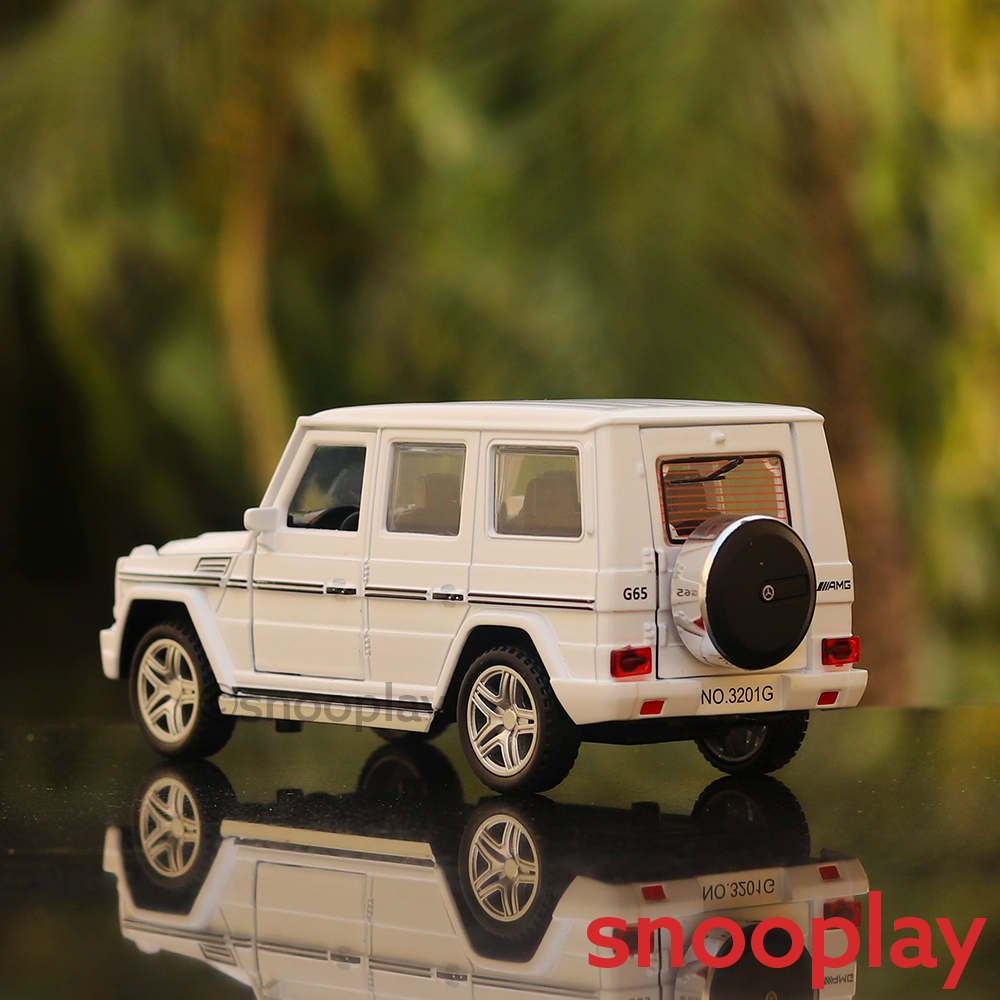 SUV Diecast Car Model (3220) resembling Mercedes G-class (1:32 Scale)- comes with light & sound feature (Assorted colors and designs)