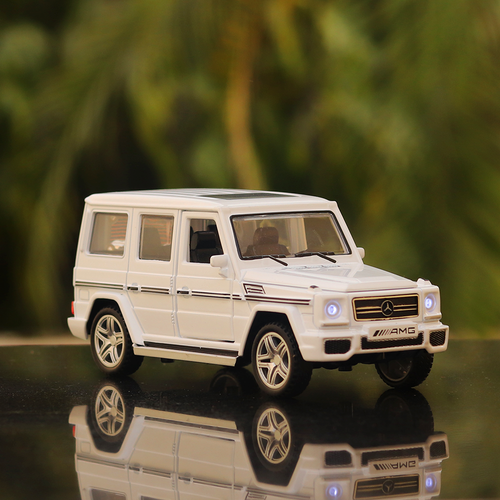 Resembling SUV Mercedes G-Class Diecast Car (3220) | 1:32 Scale | Assorted Colors & Designs (3 Years till Grown Ups)