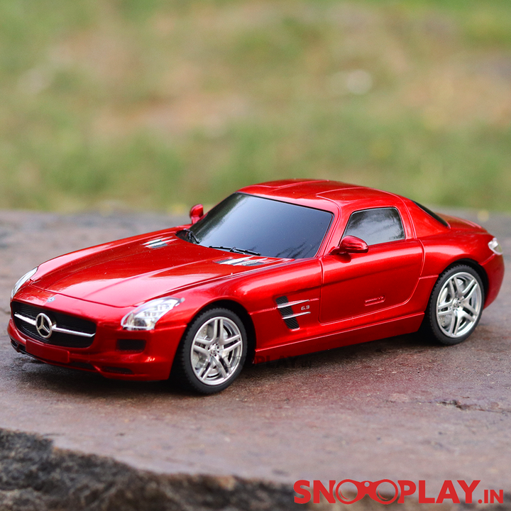 Mercedes-Benz SLS AMG Remote Control Car (1:24 Scale)