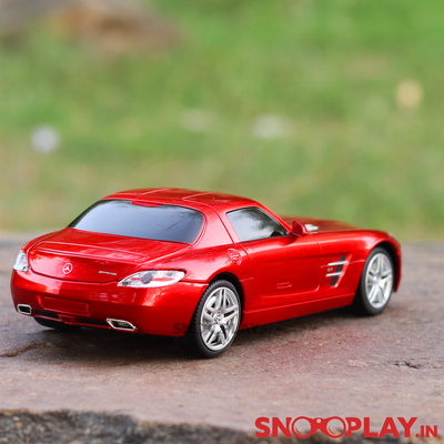 Mercedes-Benz SLS AMG Remote Control Car (1:24 Scale)