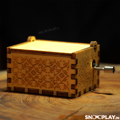 The closed look the vintage designed wooden musical box, that can be a great decoartive item as well.