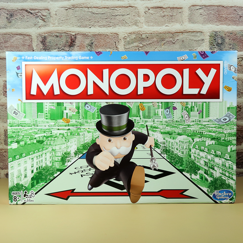 Monopoly Board Game (6 Years till Grown Ups)