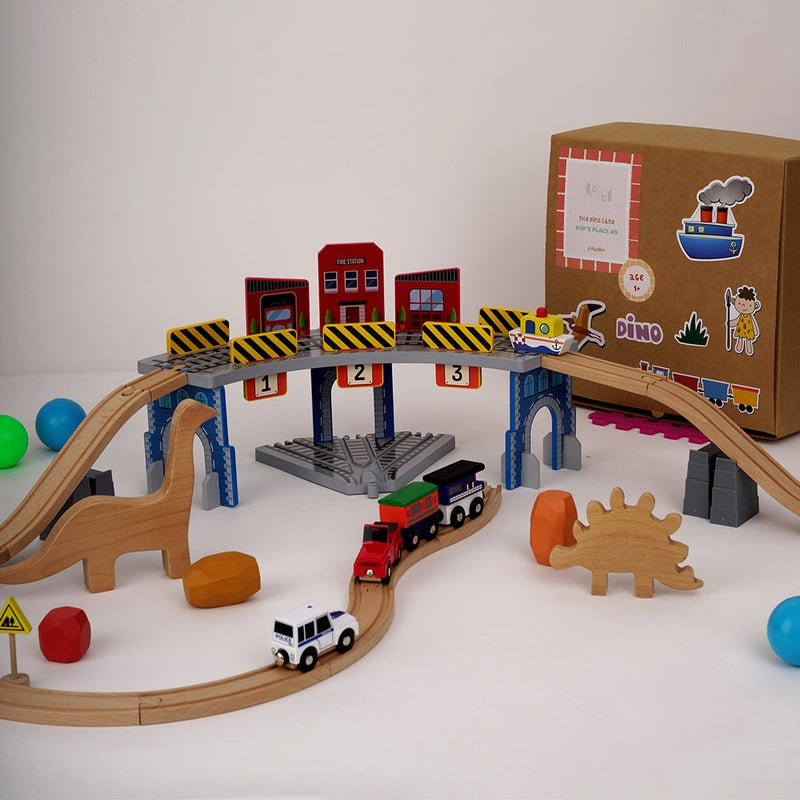 The Dino Land-Third Set-1 Police Jeep,1 Car,1 Boat,2 Dinosaurs,3 Stones,1 Signal,4 Plastic Attachment,12 Tracks,1 Large Bridge.