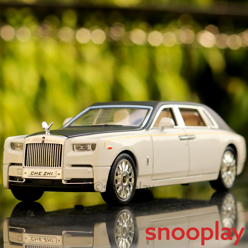 Luxury Car Diecast Model resembling Rolls Royce (1:24) - with Light & Sound - Assorted Colors